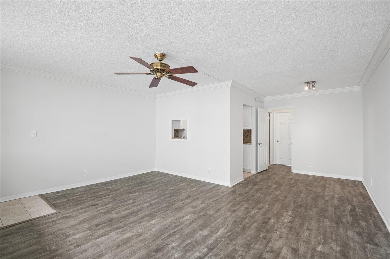 02-Carbonara-101 N Birch Rd #503-2