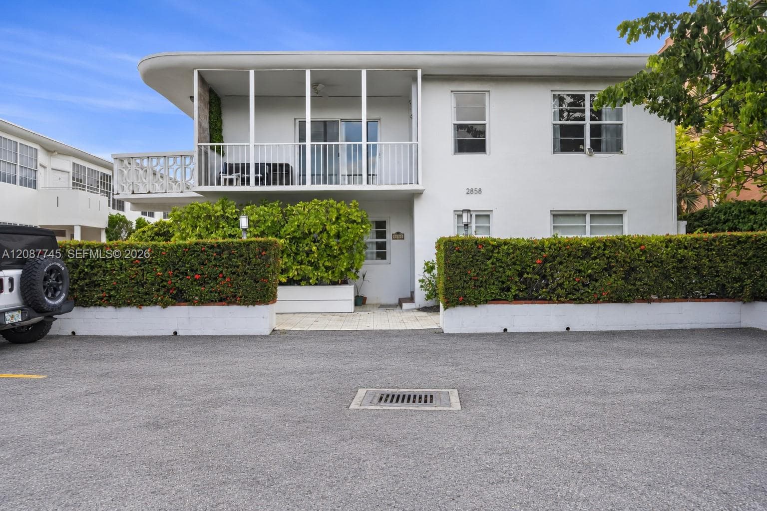 PINETREE MANOR CONDO · #5 in Miami Beach - Photo 1