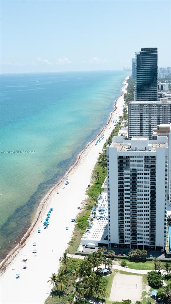 Beach Club Condo · #4003 in Hallandale Beach - Photo 2