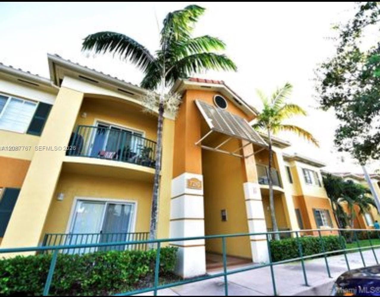 PALM GARDENS AT DORAL CON · #20515 in Doral - Photo 3