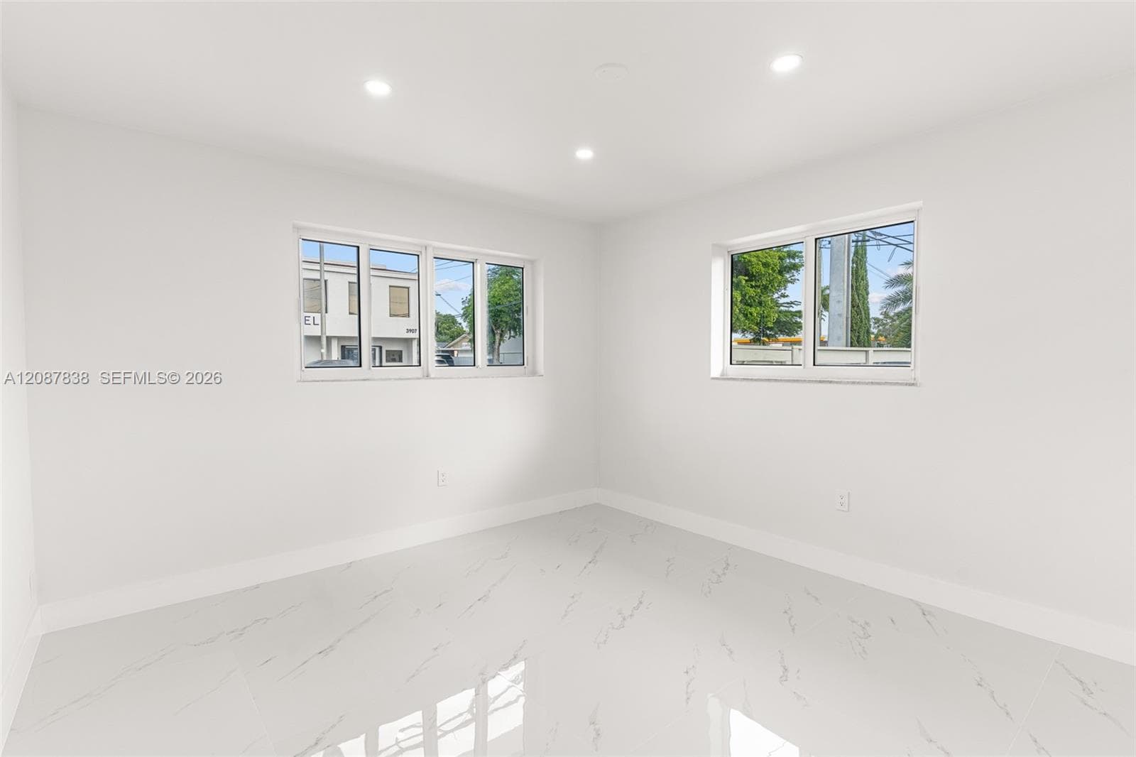 3900 SW 67th Ave photo 12