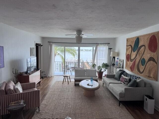 LIVING ROOM EASTVIEW