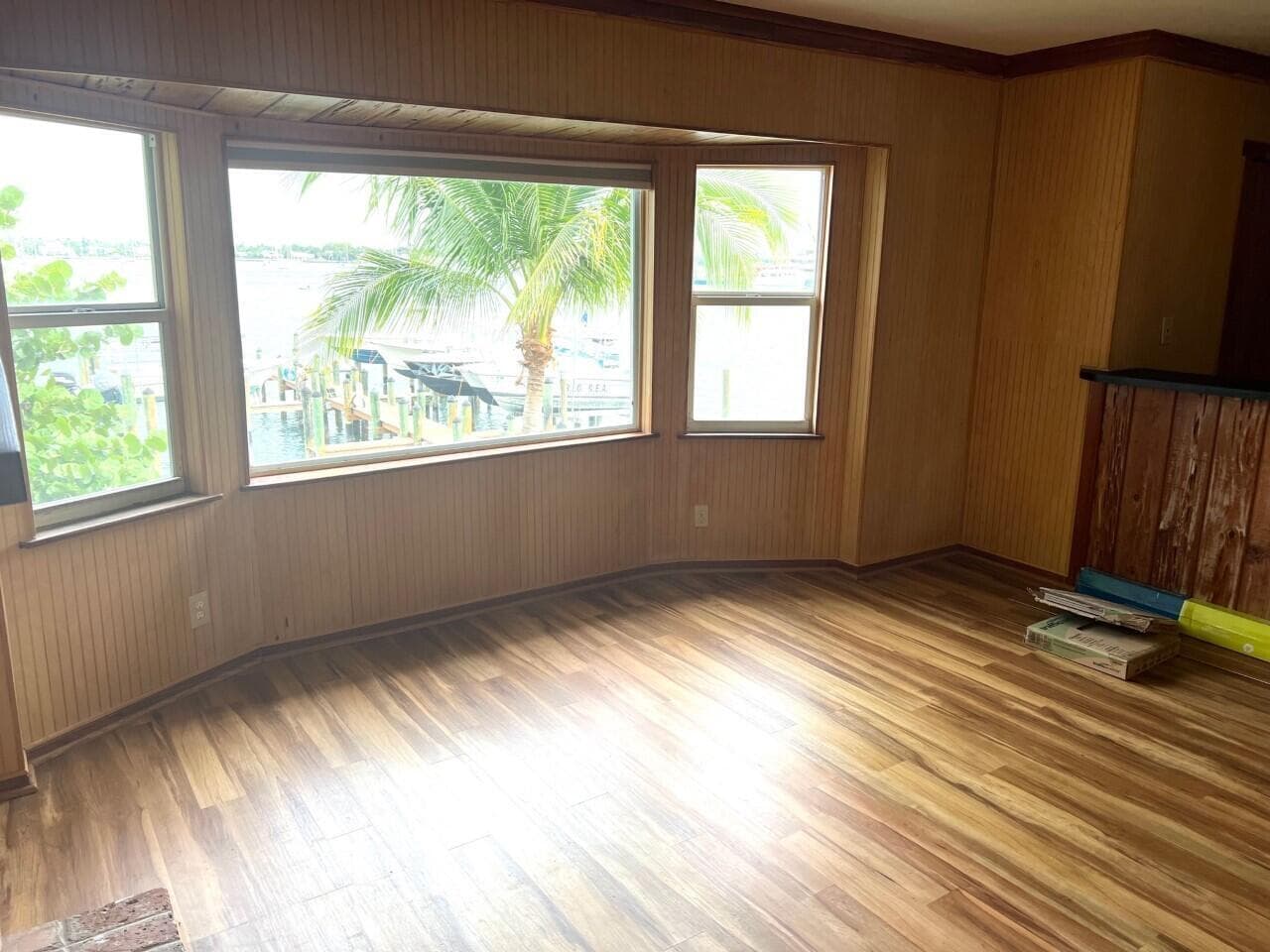Den / 3rd Bedroom