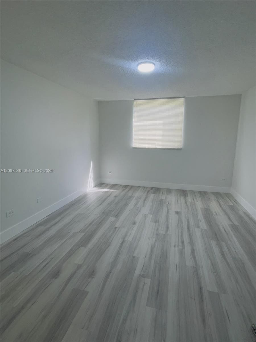 ROYAL OAKS CONDO · #338 in Miami - Photo 6