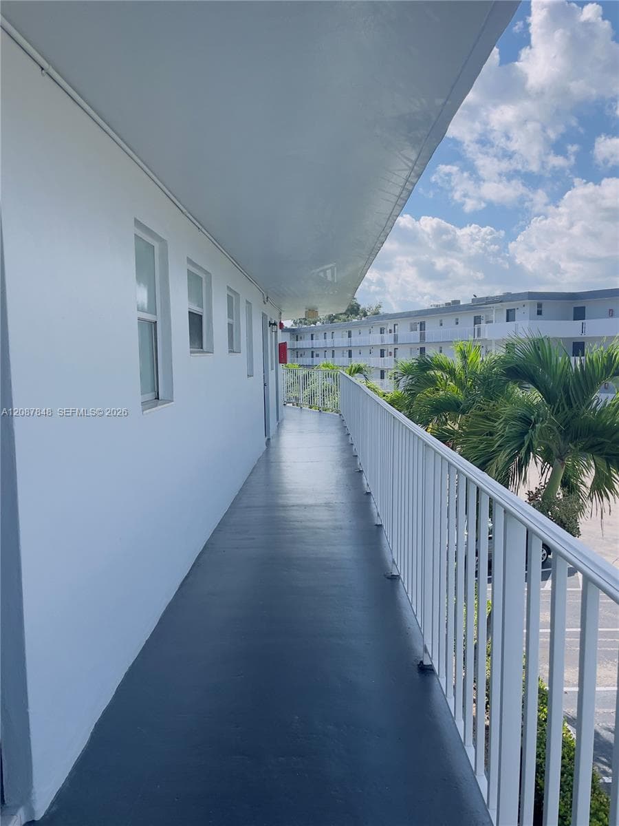 ROYAL OAKS CONDO · #338 in Miami - Photo 17
