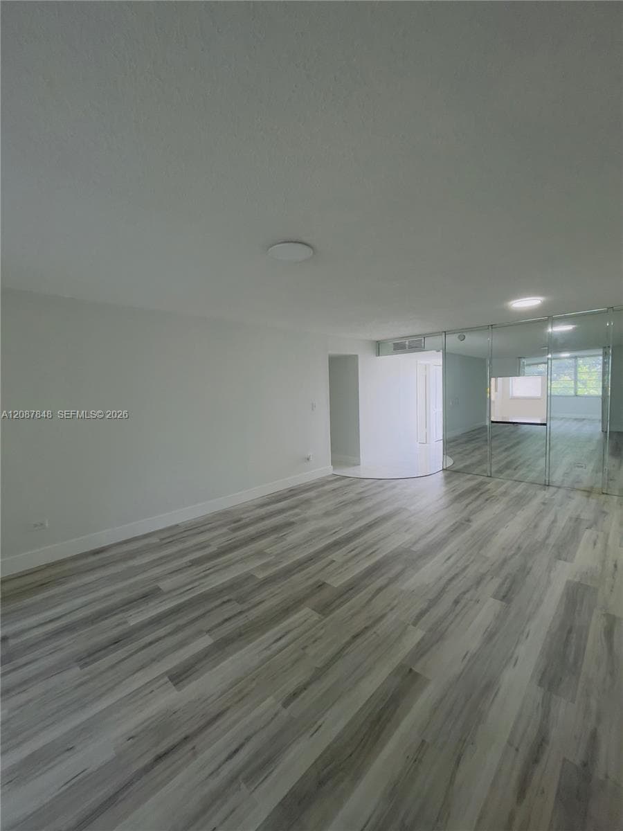 ROYAL OAKS CONDO · #338 in Miami - Photo 7