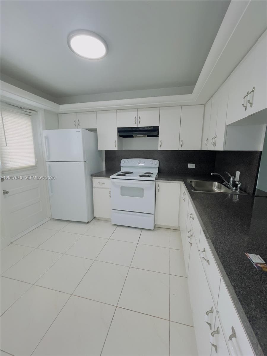ROYAL OAKS CONDO · #338 in Miami - Photo 3