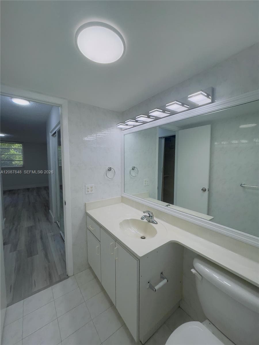 ROYAL OAKS CONDO · #338 in Miami - Photo 9