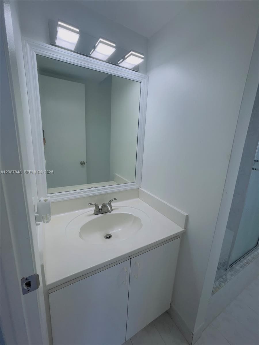 ROYAL OAKS CONDO · #338 in Miami - Photo 14