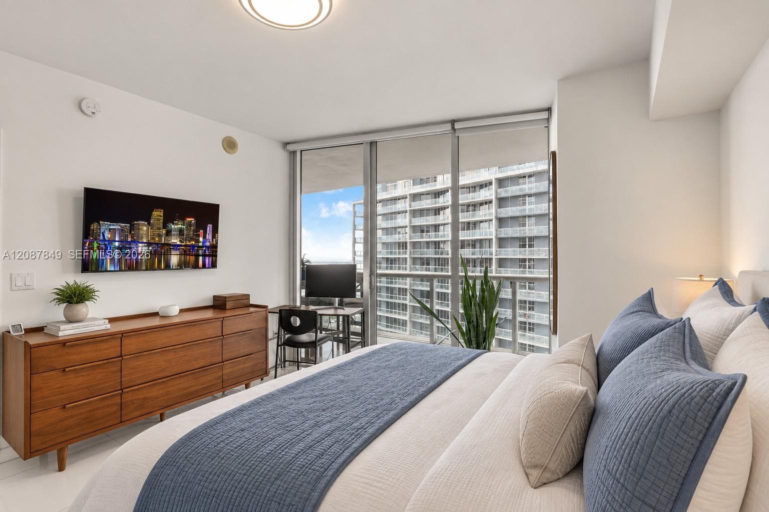 Icon Brickell I · #3609 in Miami - Photo 10