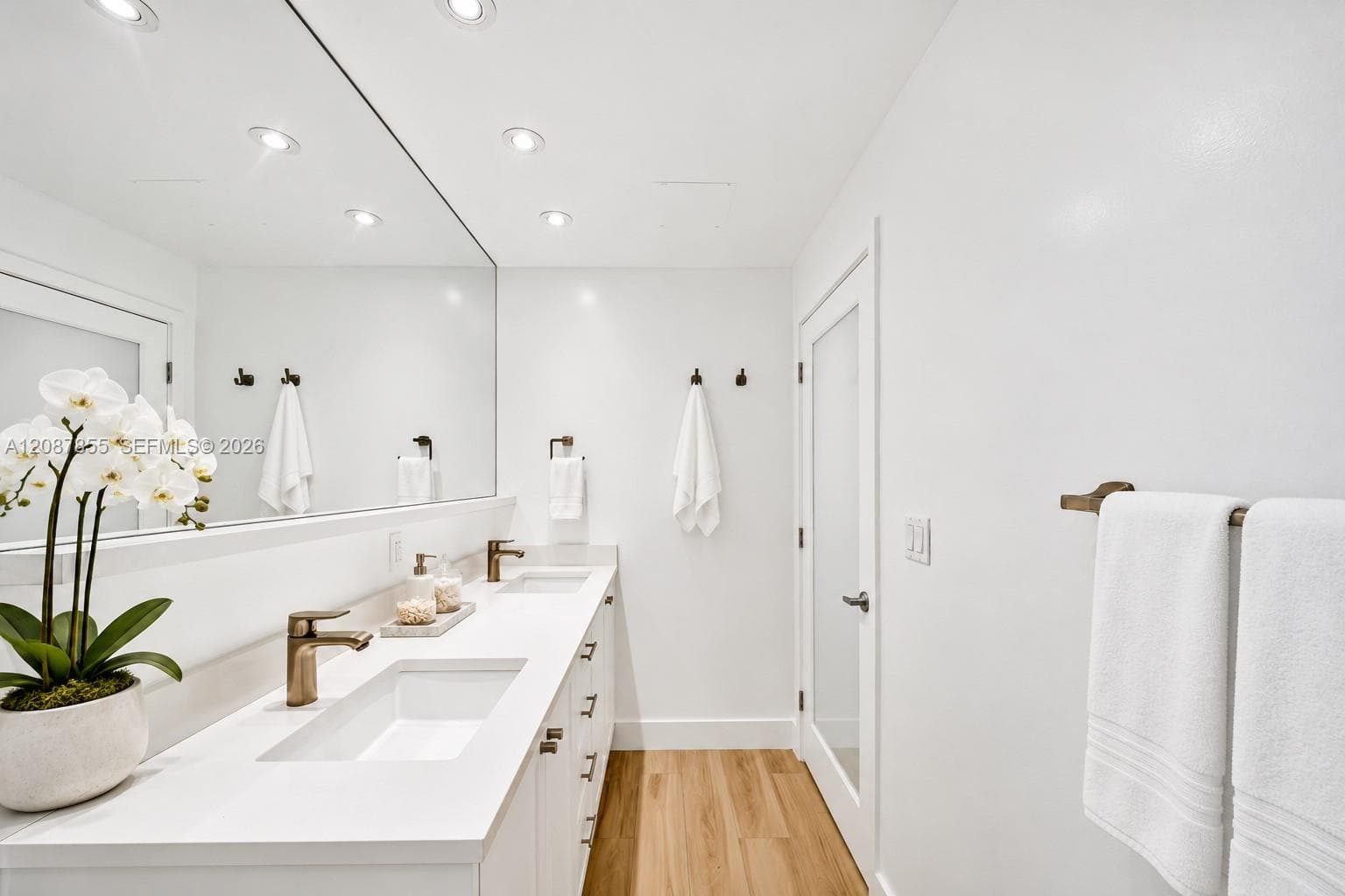 SUNRISE MANOR CONDO · #D in Key Biscayne - Photo 18