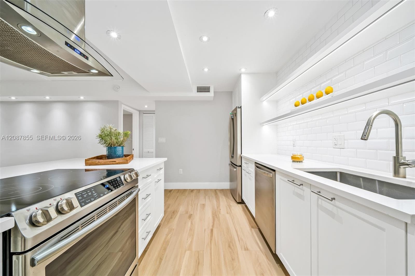 SUNRISE MANOR CONDO · #D in Key Biscayne - Photo 8