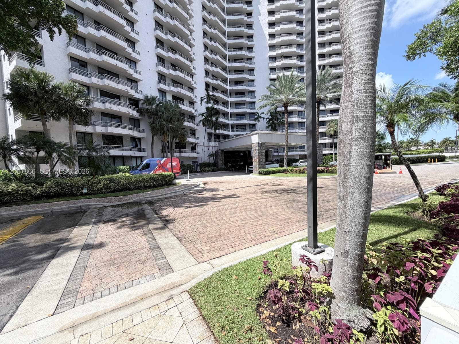 PARC CENTRAL AVENTURA SOU · #512 in Aventura - Photo 2