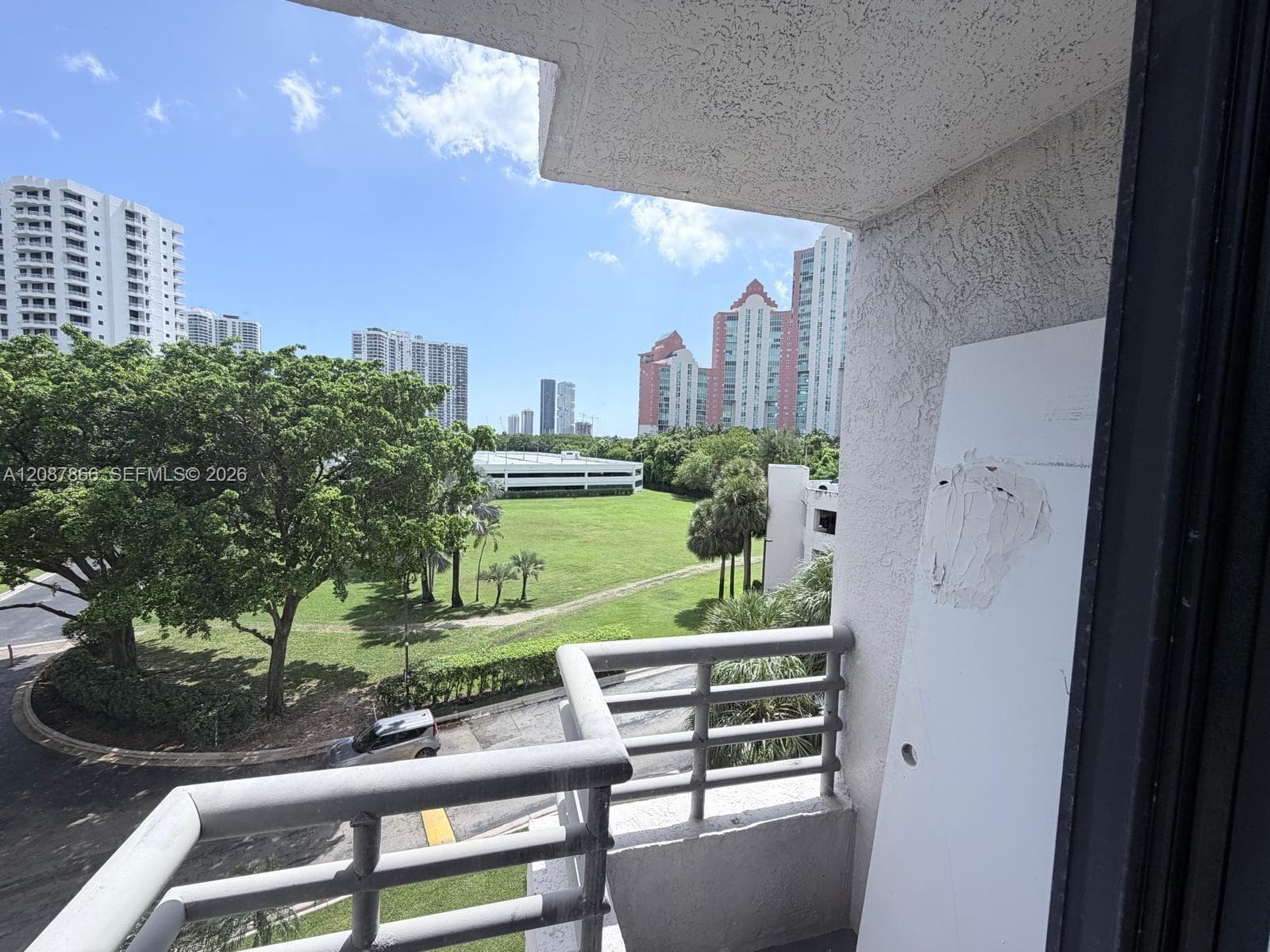 PARC CENTRAL AVENTURA SOU · #512 in Aventura - Photo 12