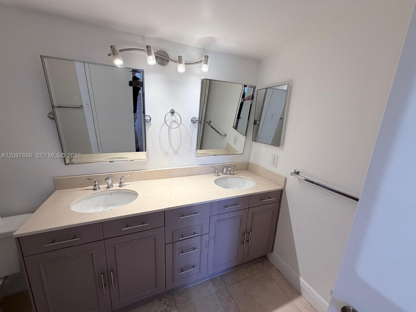 PARC CENTRAL AVENTURA SOU · #512 in Aventura - Photo 22