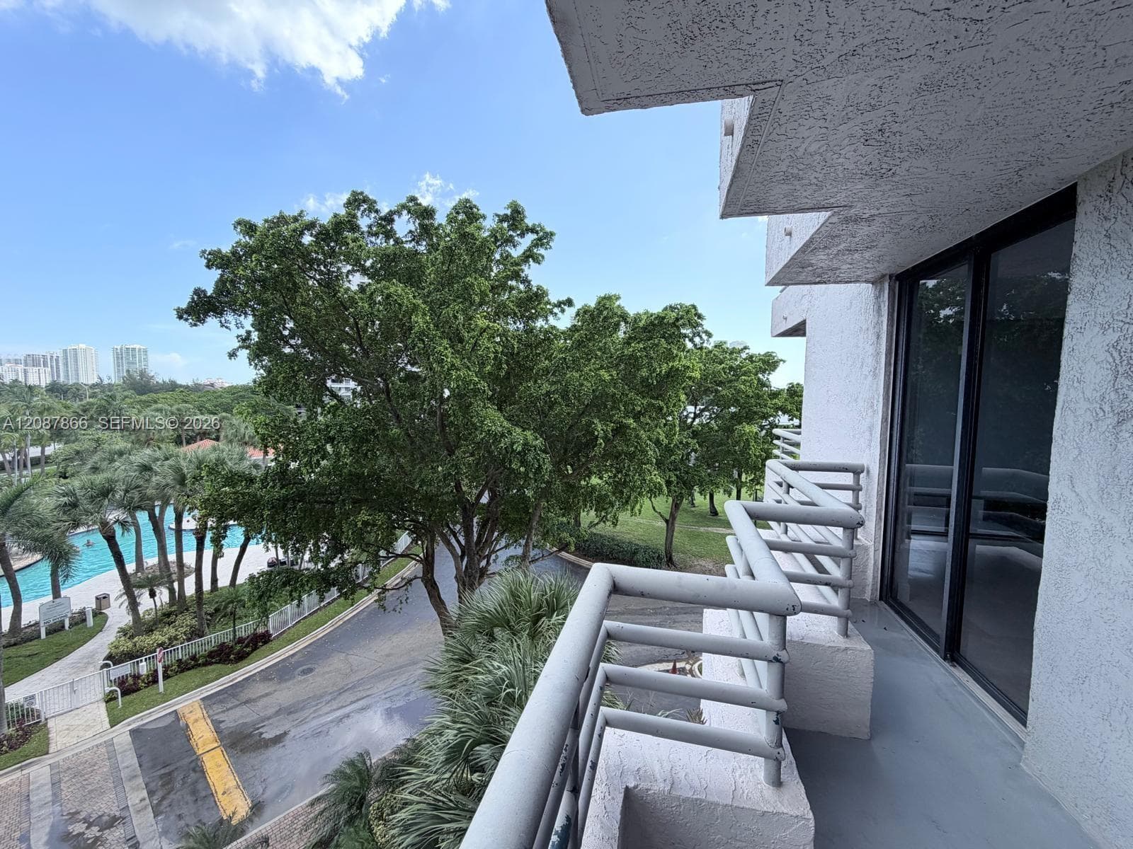 PARC CENTRAL AVENTURA SOU · #512 in Aventura - Photo 32
