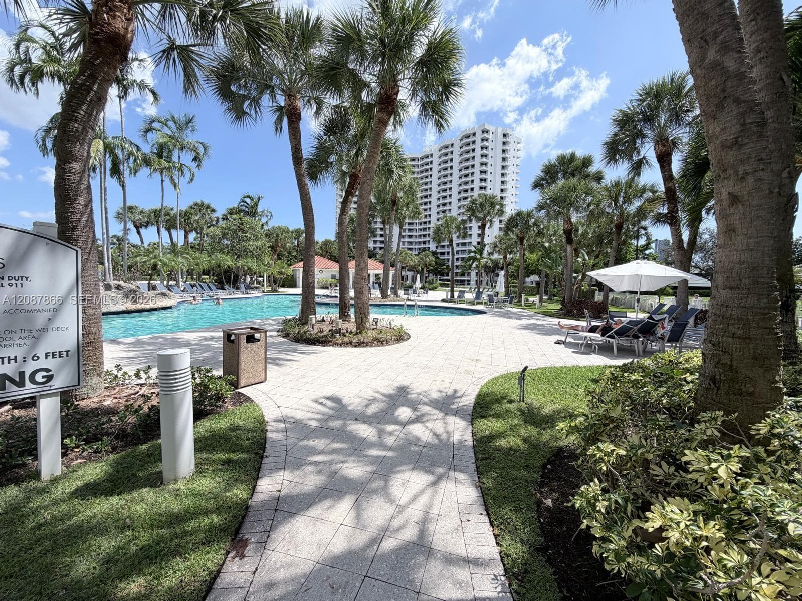 PARC CENTRAL AVENTURA SOU · #512 in Aventura - Photo 5