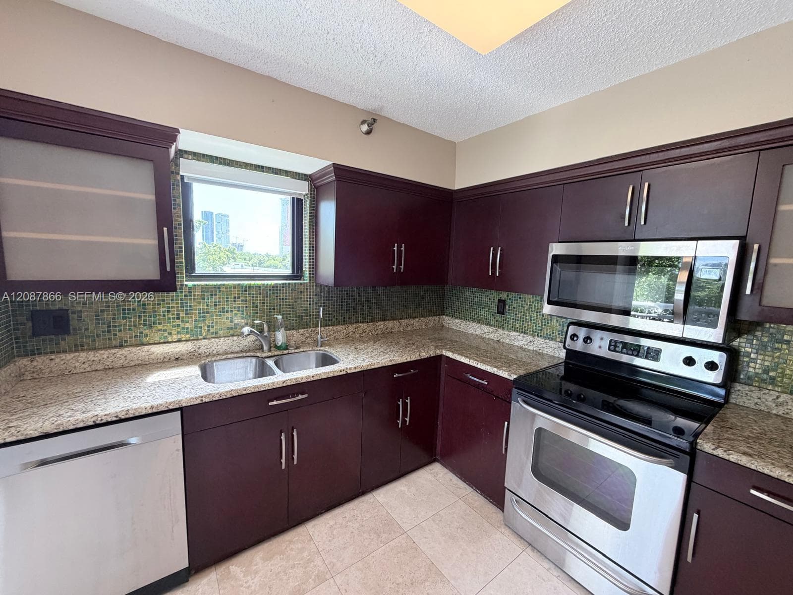 PARC CENTRAL AVENTURA SOU · #512 in Aventura - Photo 18