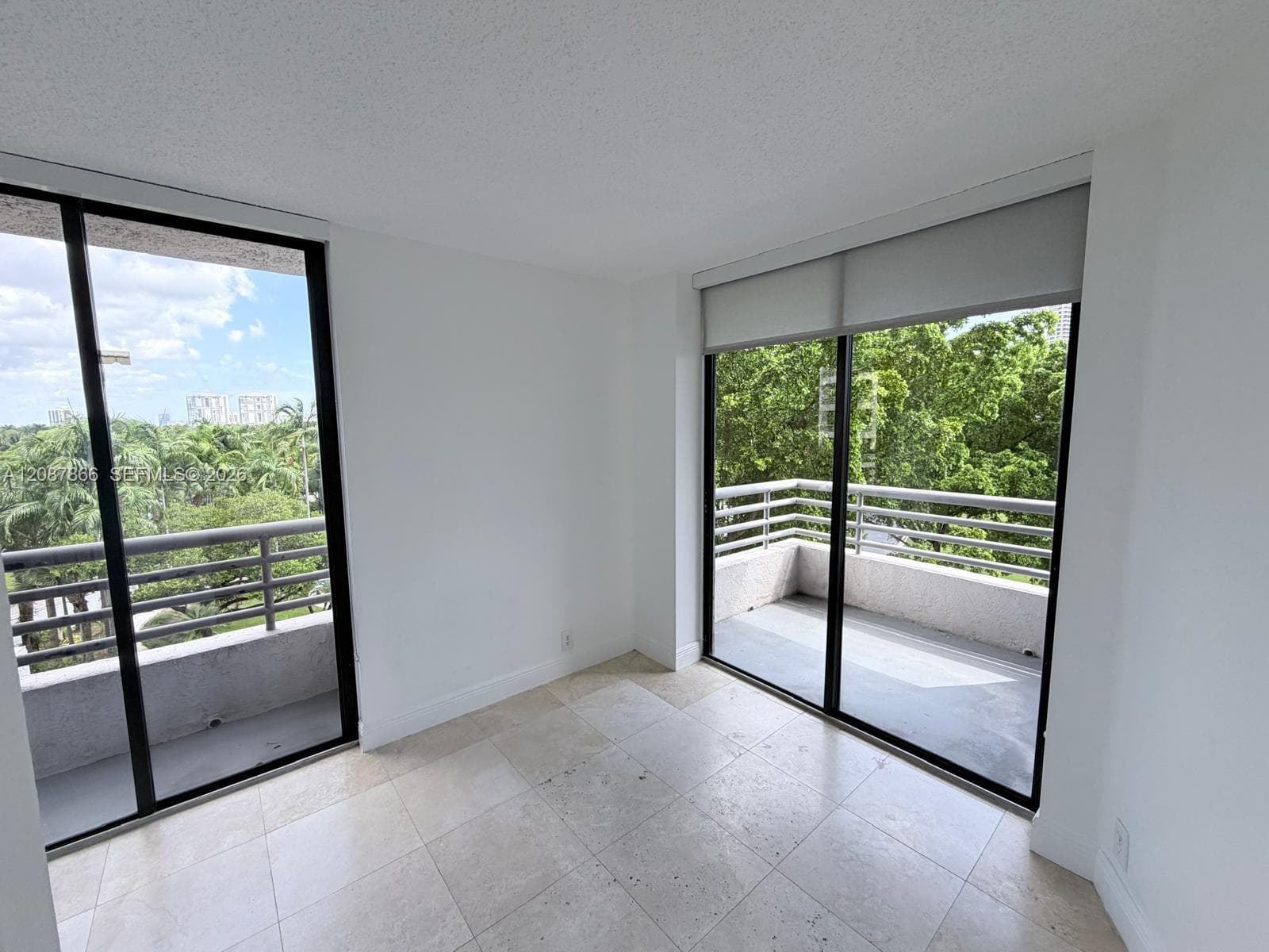 PARC CENTRAL AVENTURA SOU · #512 in Aventura - Photo 31
