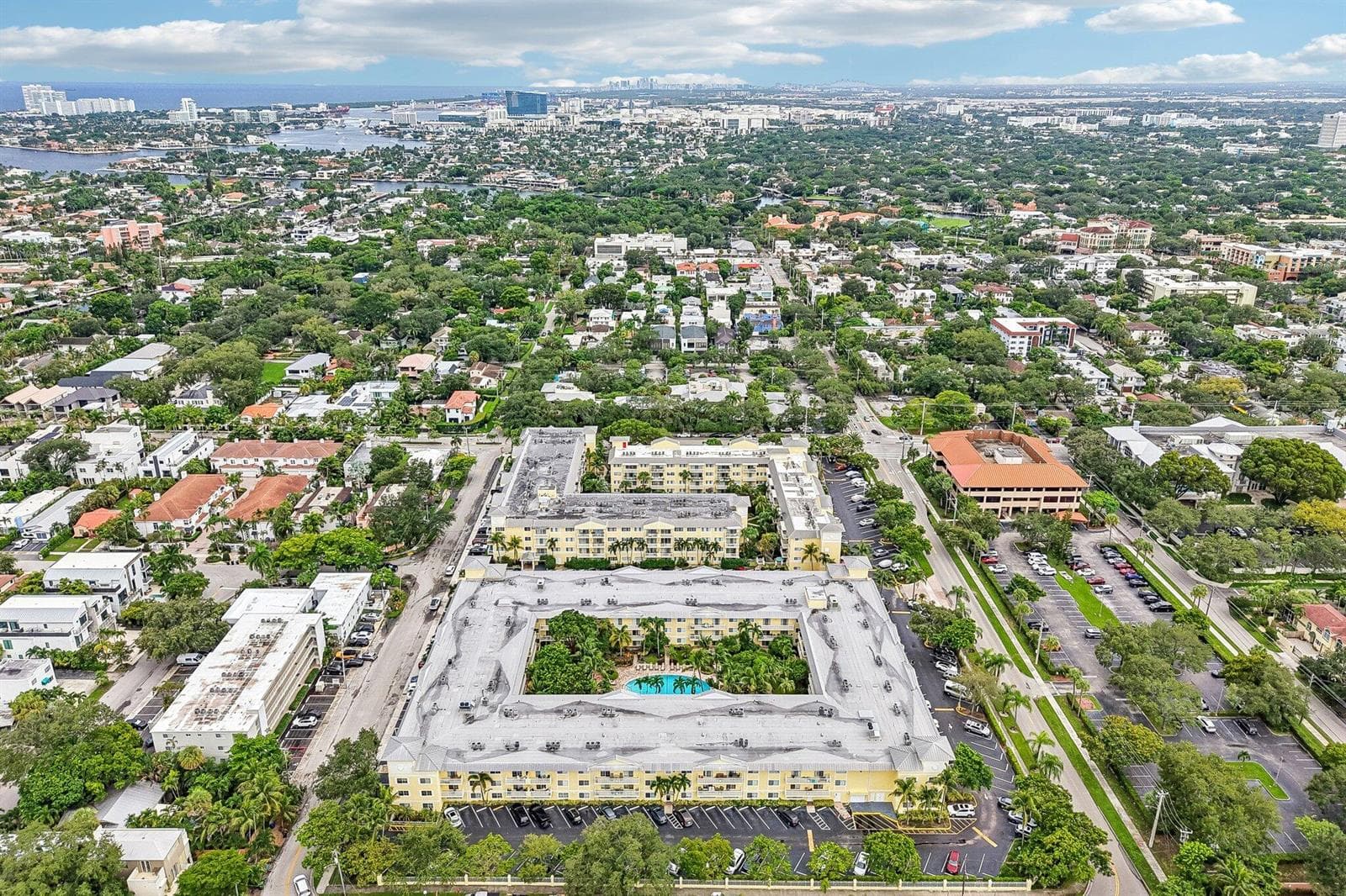 25-web-or-mls-NE 15th Ave 138-S1009-025