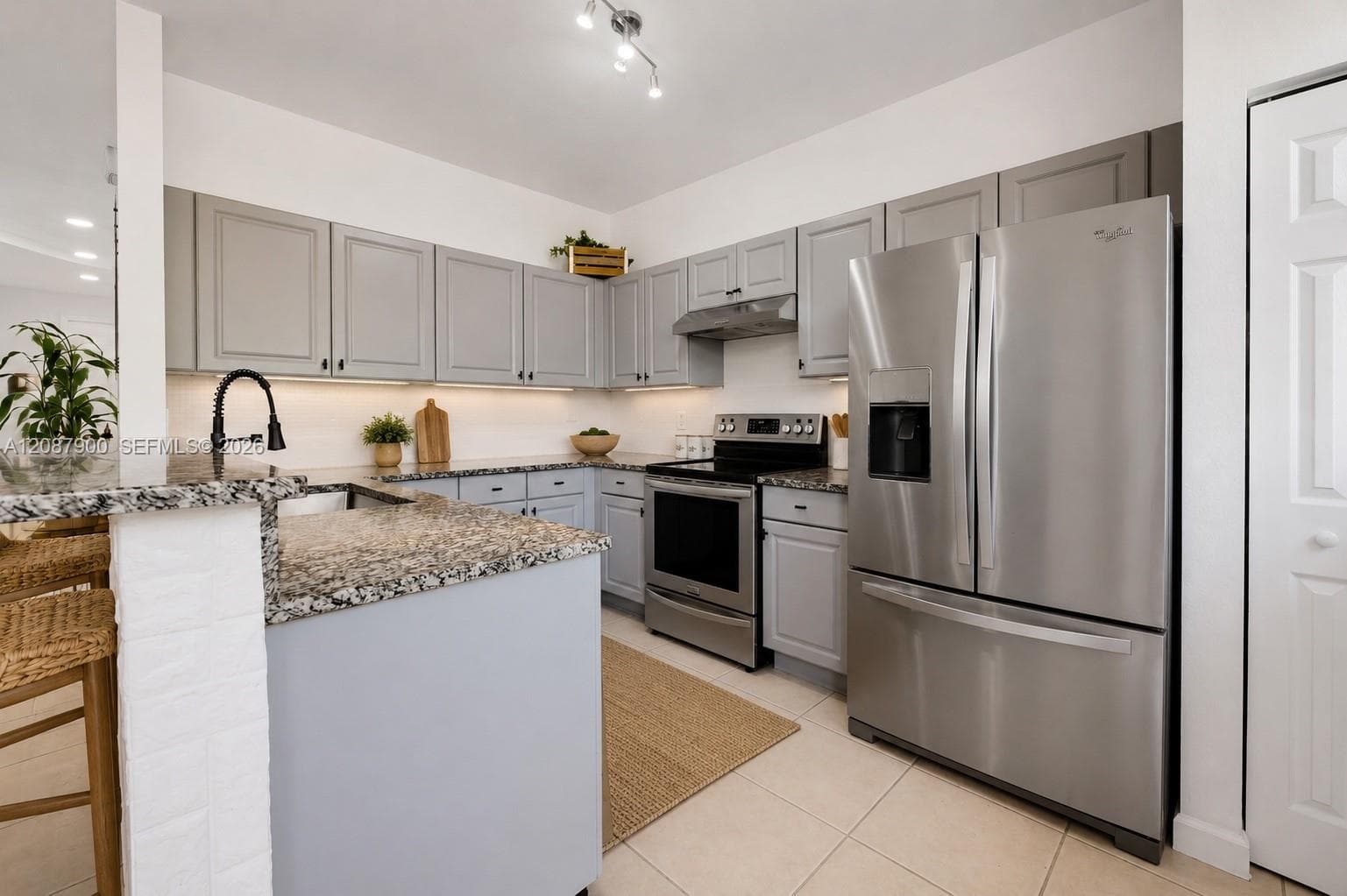 12999 SW 132nd Ter photo 4