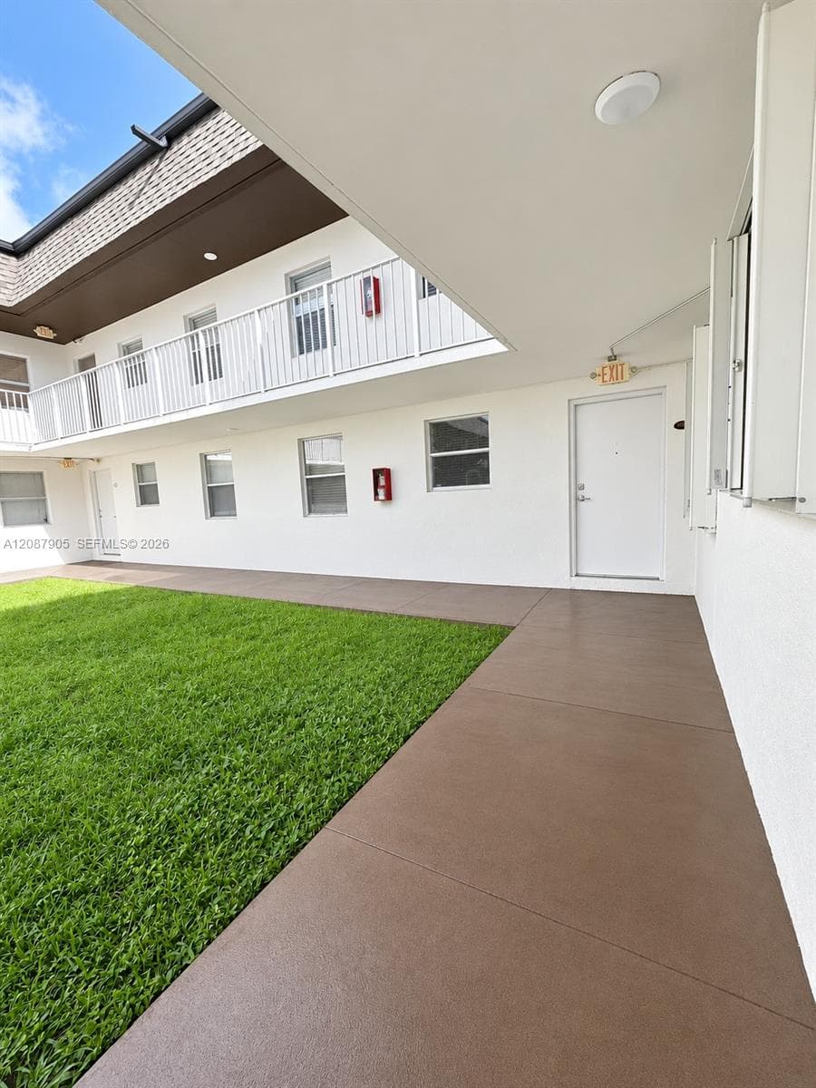 GALLOWOOD CONDO · #108E in Miami - Photo 2