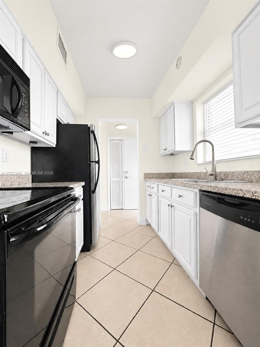 GALLOWOOD CONDO · #108E in Miami - Photo 5
