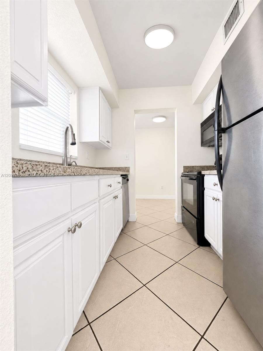 GALLOWOOD CONDO · #108E in Miami - Photo 4