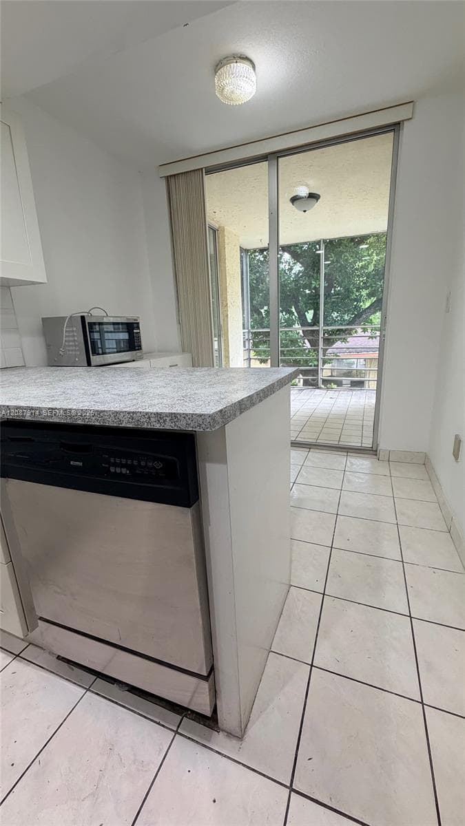 GREYNOLDS PARK CLUB CONDO · #215 in North Miami Beach - Photo 2