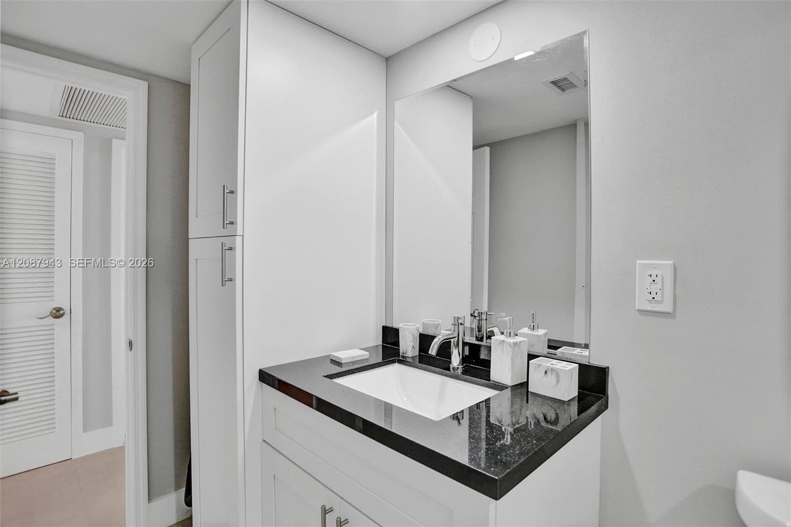 PARKER PLAZA ESTATES COND · #1621 in Hallandale Beach - Photo 17