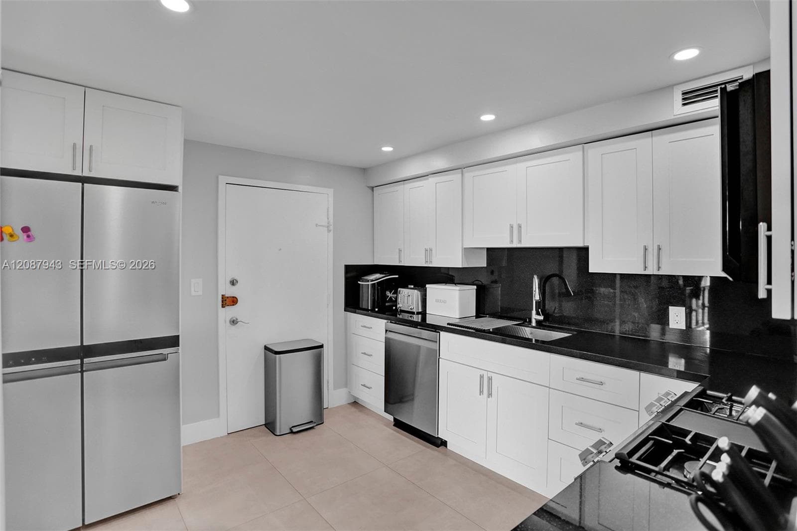 PARKER PLAZA ESTATES COND · #1621 in Hallandale Beach - Photo 26