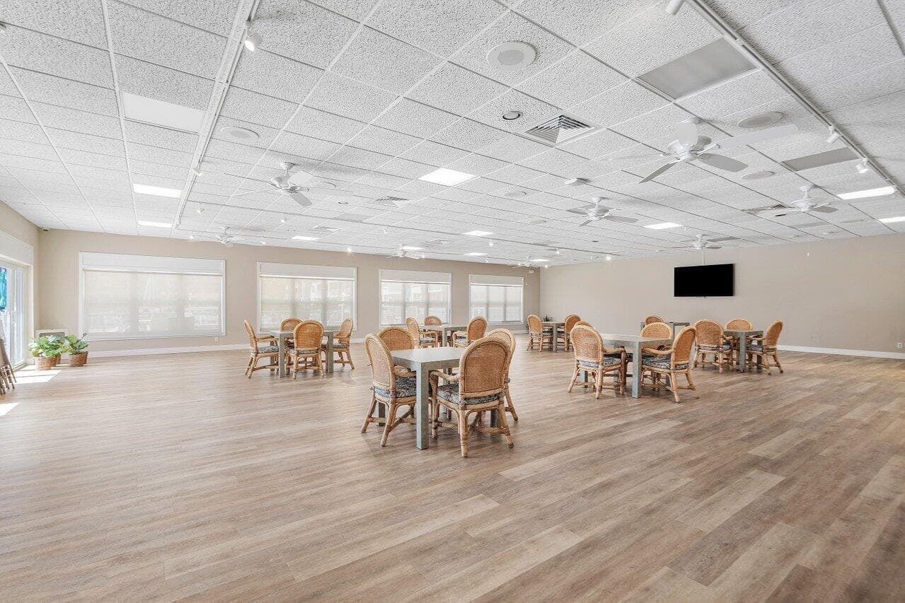 CLUBHOUSE