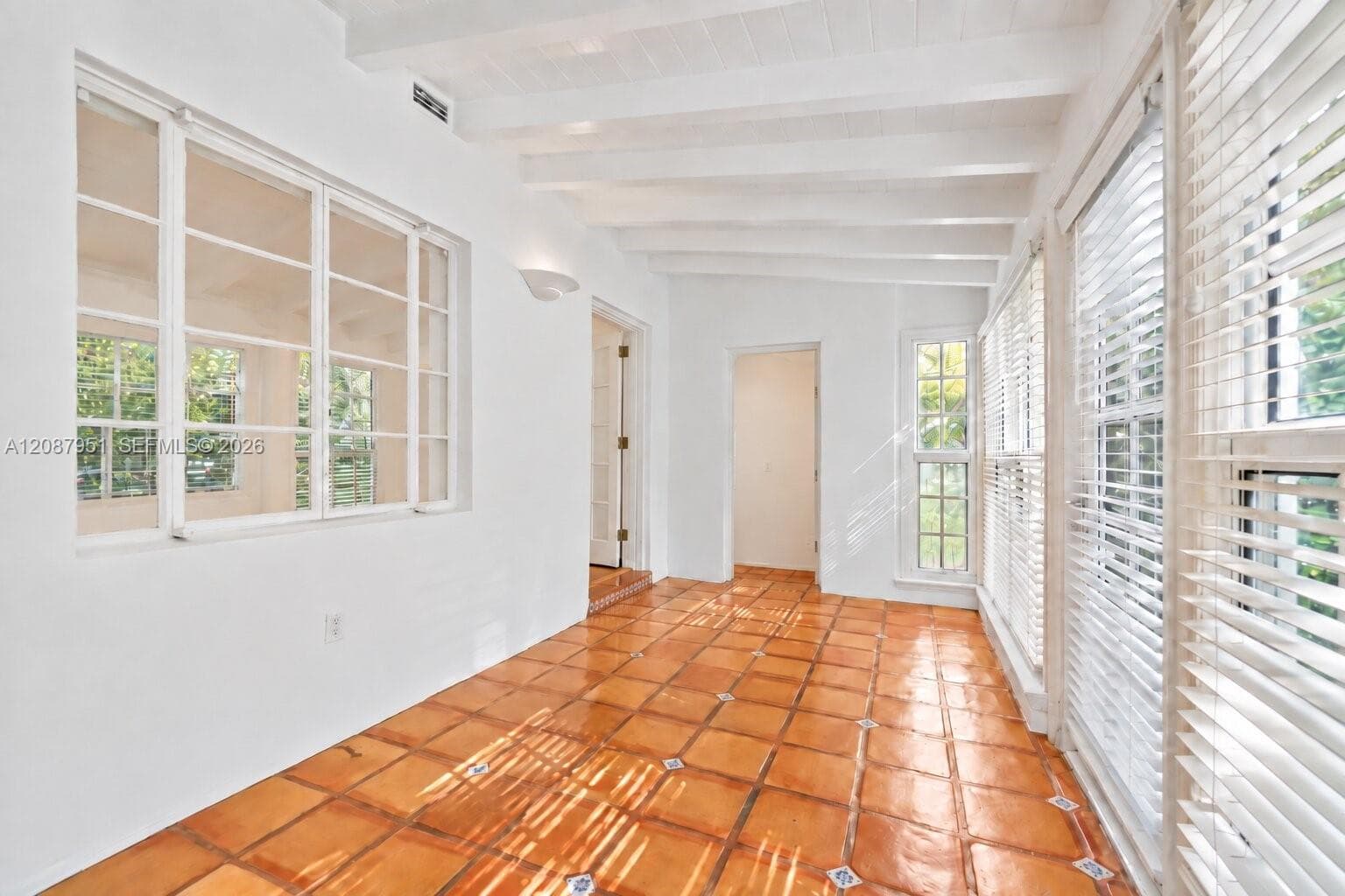 836 Alberca St photo 7