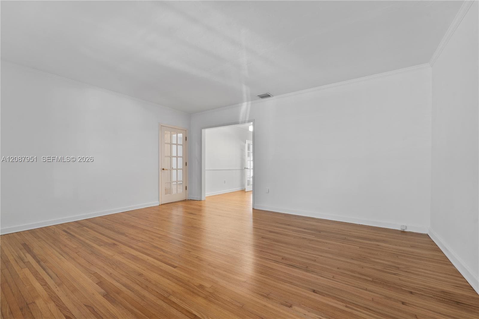 836 Alberca St photo 10