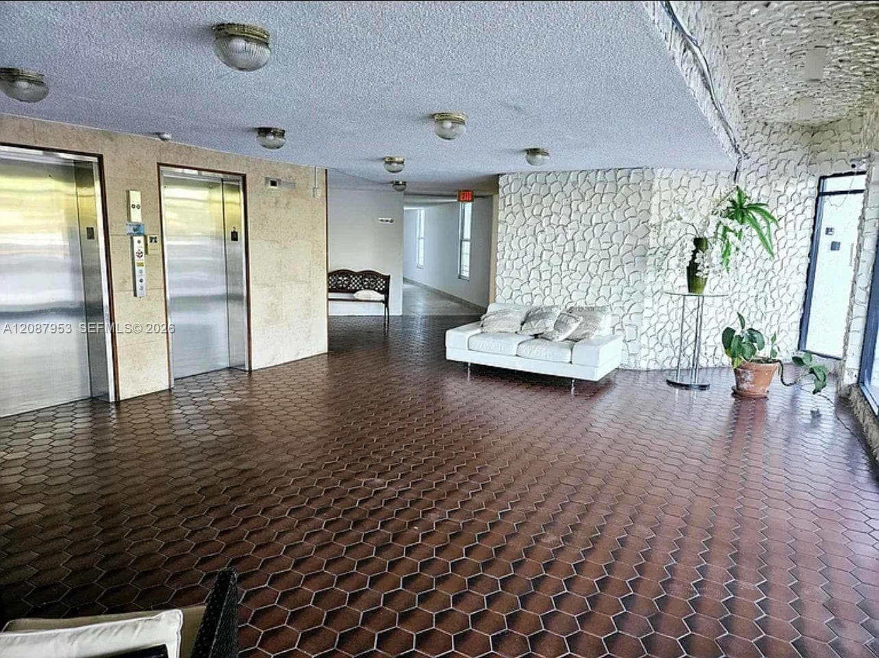 GOLFVIEW · #207 in Miami - Photo 17
