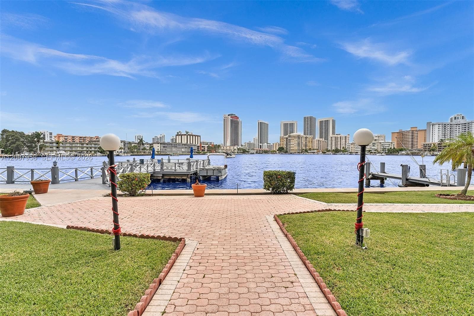 Golden Isles Yacht Club · #803 in Hallandale Beach - Photo 1