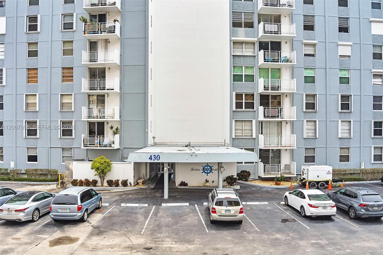 Golden Isles Yacht Club · #803 in Hallandale Beach - Photo 34