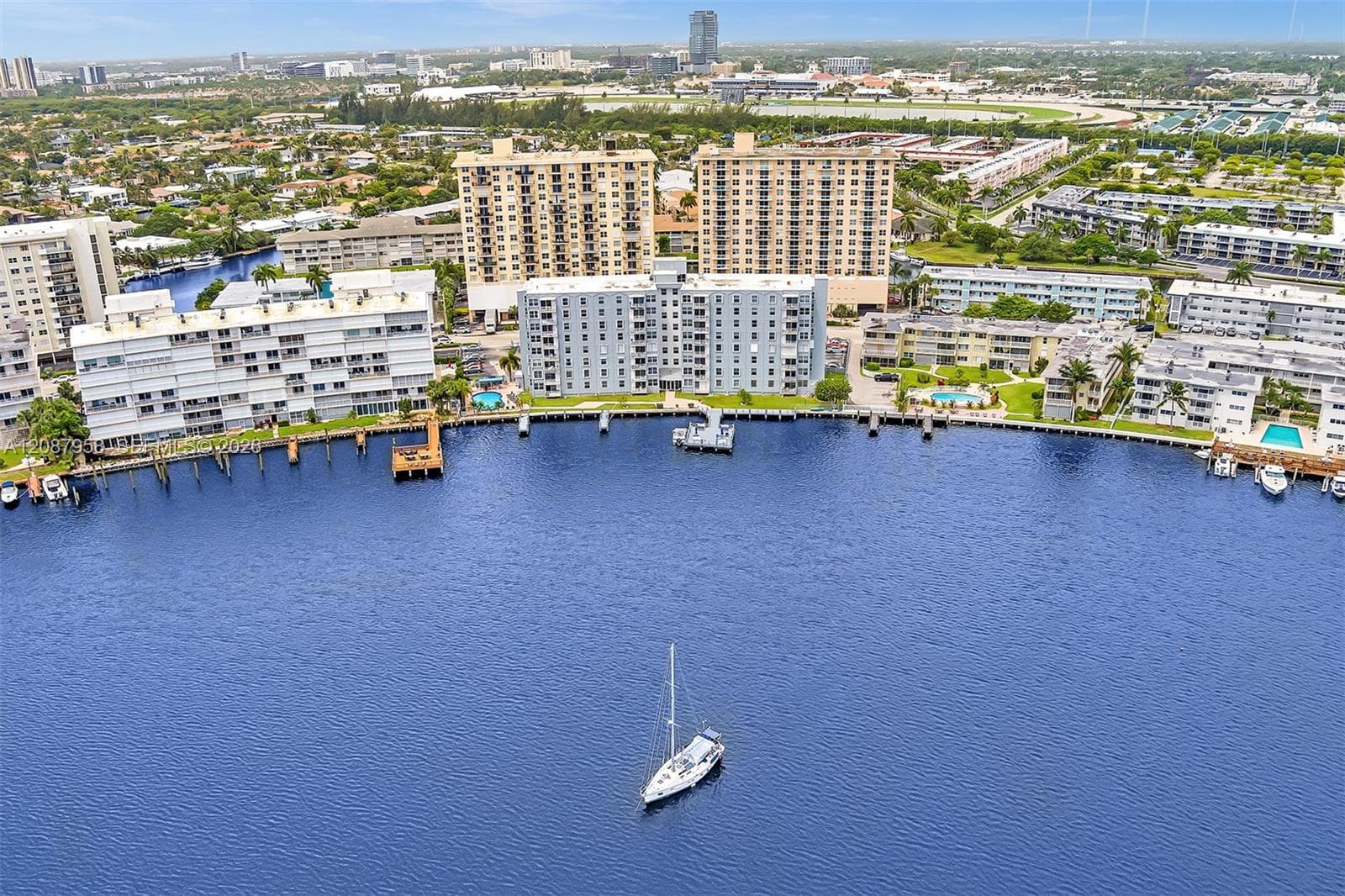 Golden Isles Yacht Club · #803 in Hallandale Beach - Photo 45