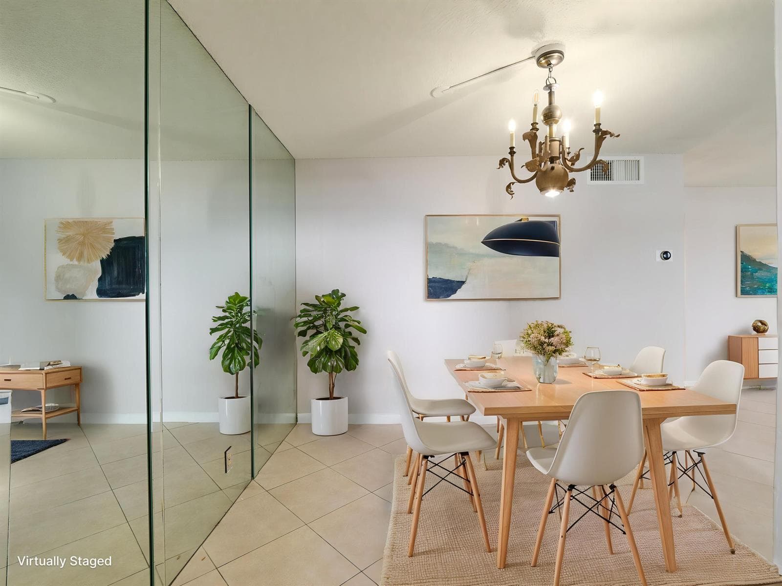 P1193336_HDR - Dining Room - Standard -