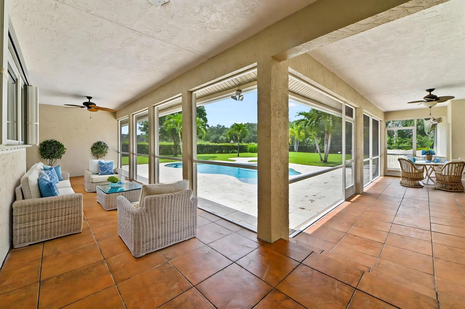 42-Patio-01_VS
