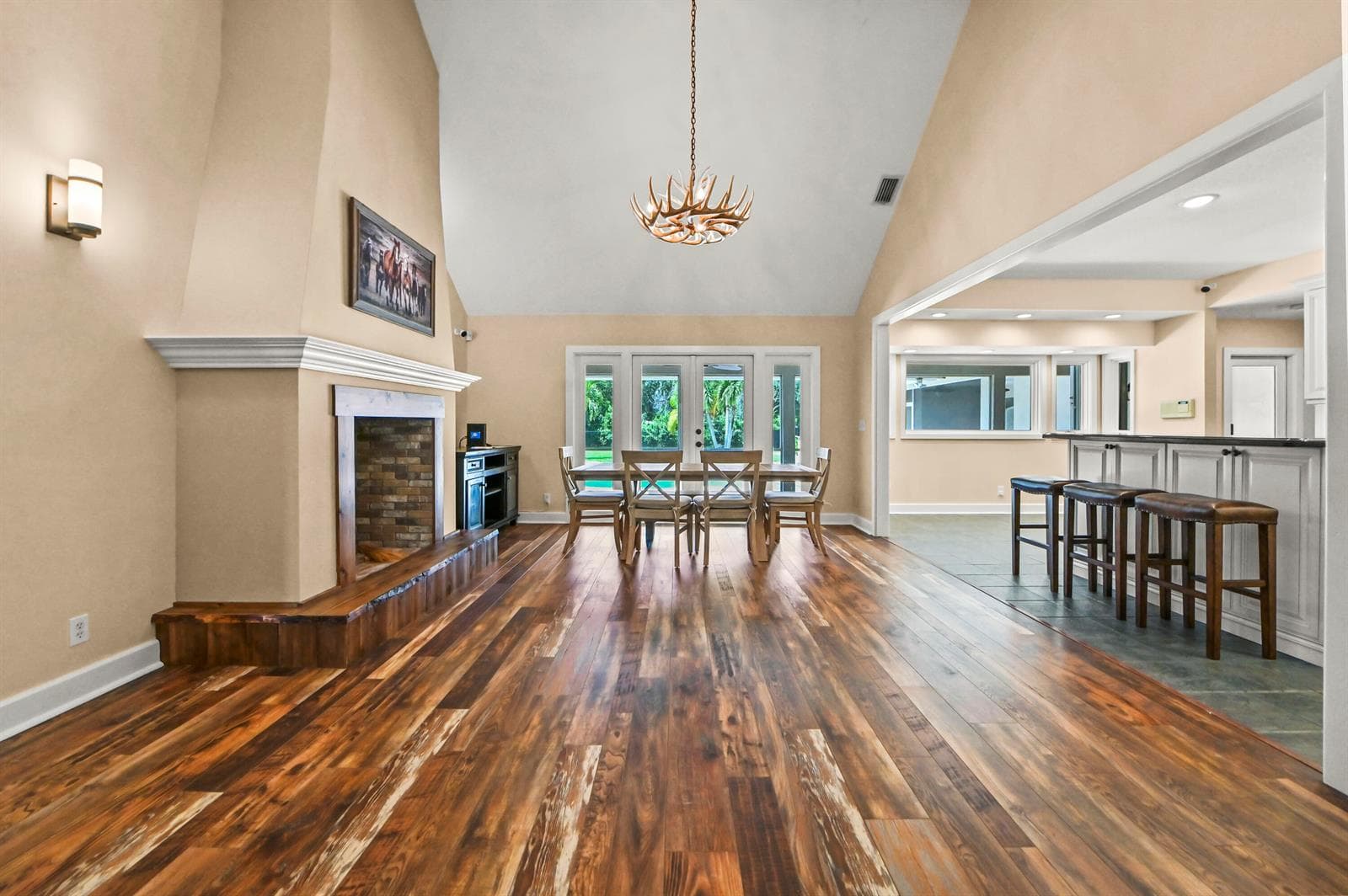 09 Dining room 01