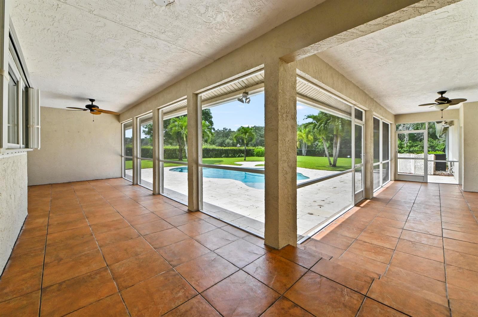 42 Patio 01