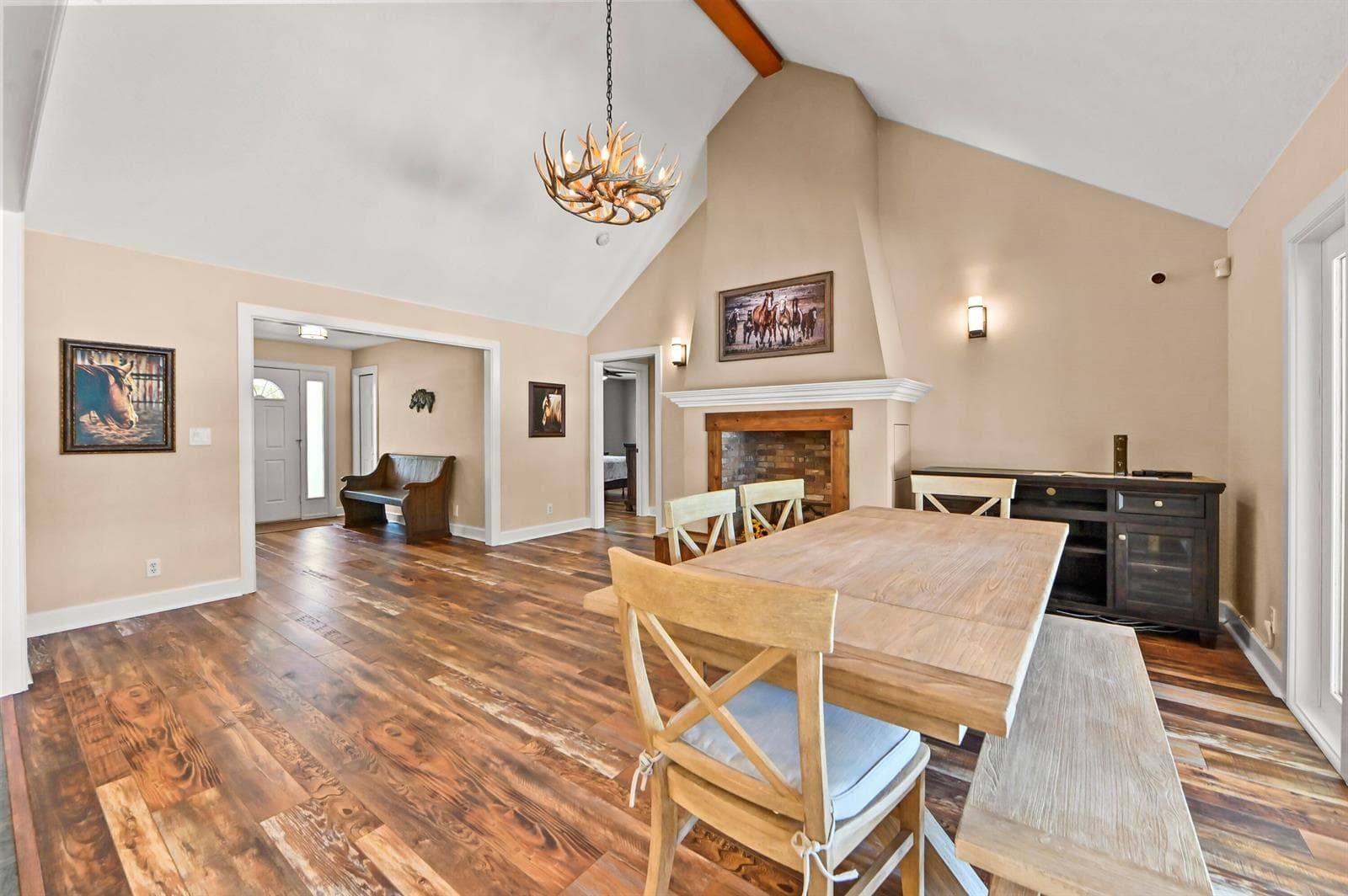 11 Dining room 03