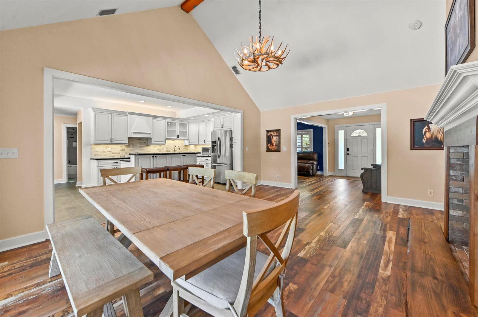 12 Dining room 04