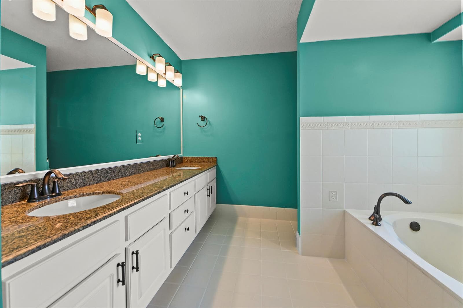 39 Bathroom 01