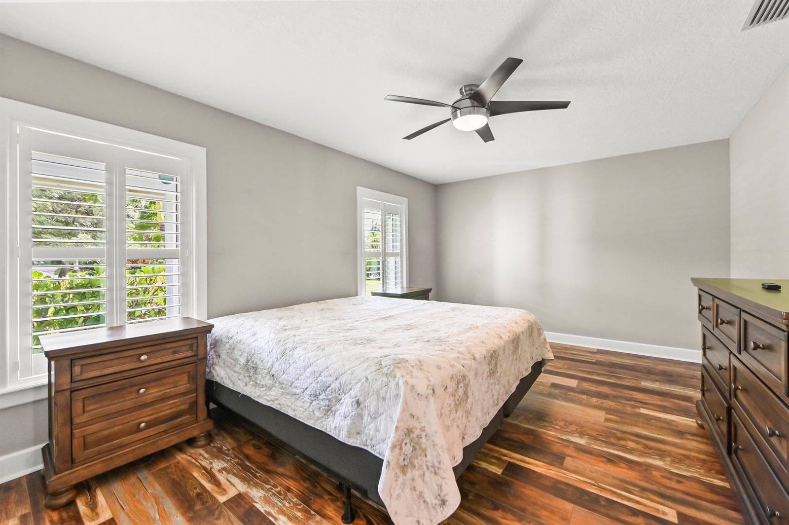 20 Bedroom 01