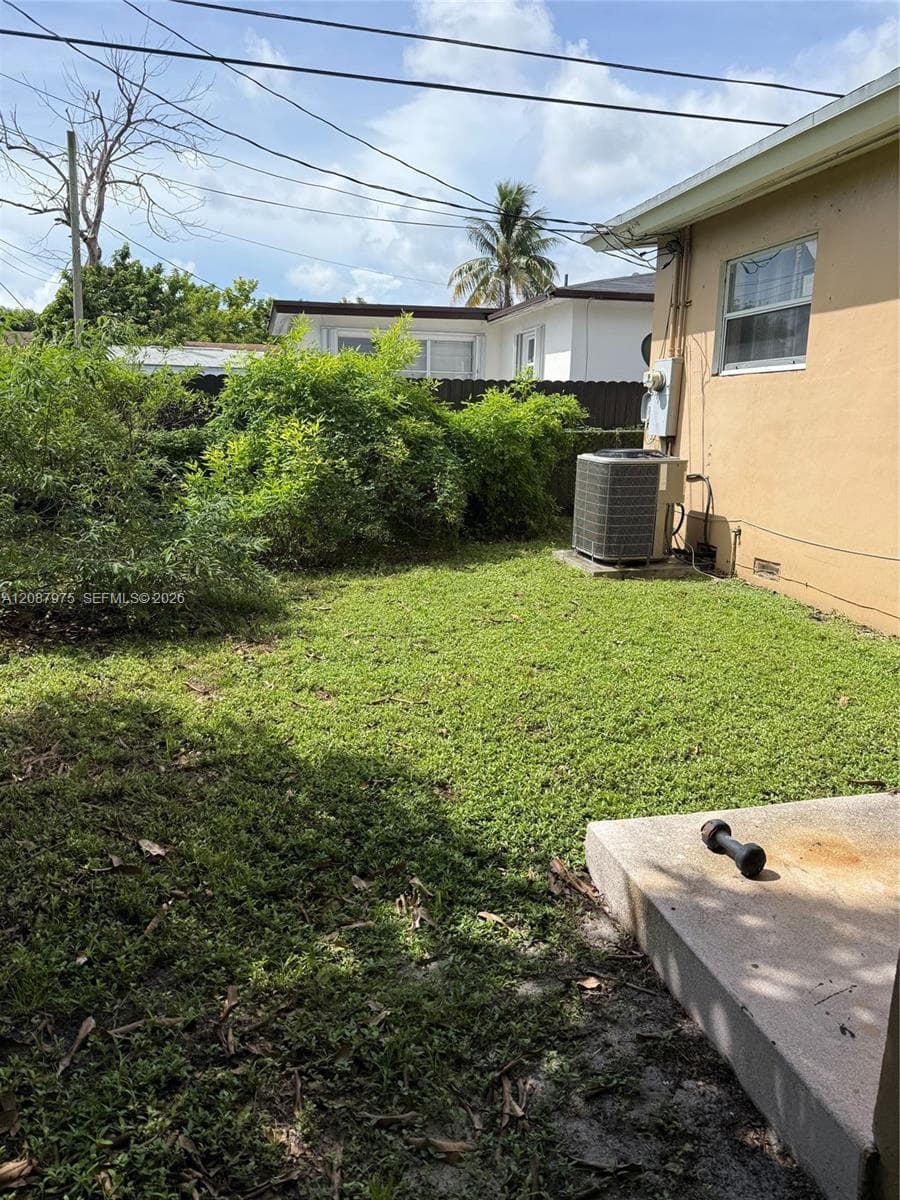 1409 S 24th Ter photo 12