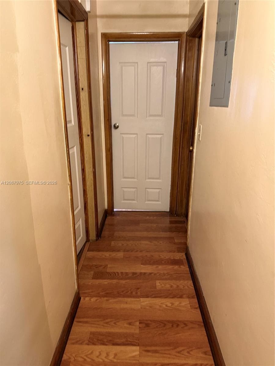 1409 S 24th Ter photo 7