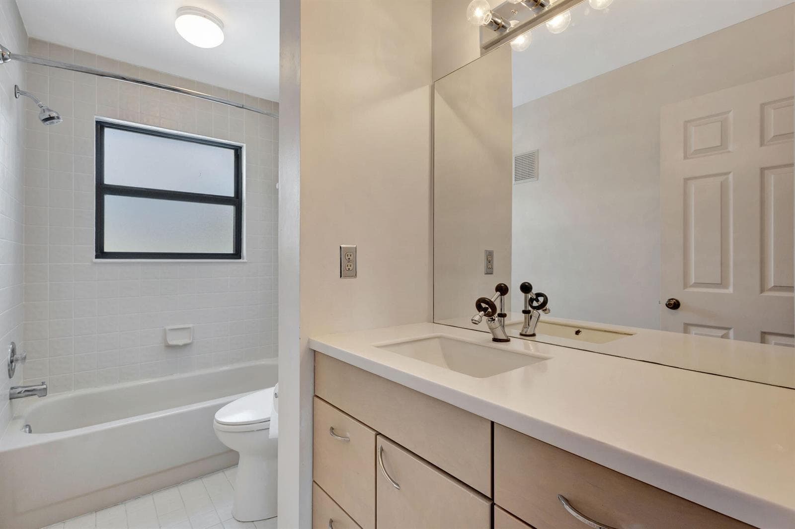 Bathroom 2 - 2nd floor