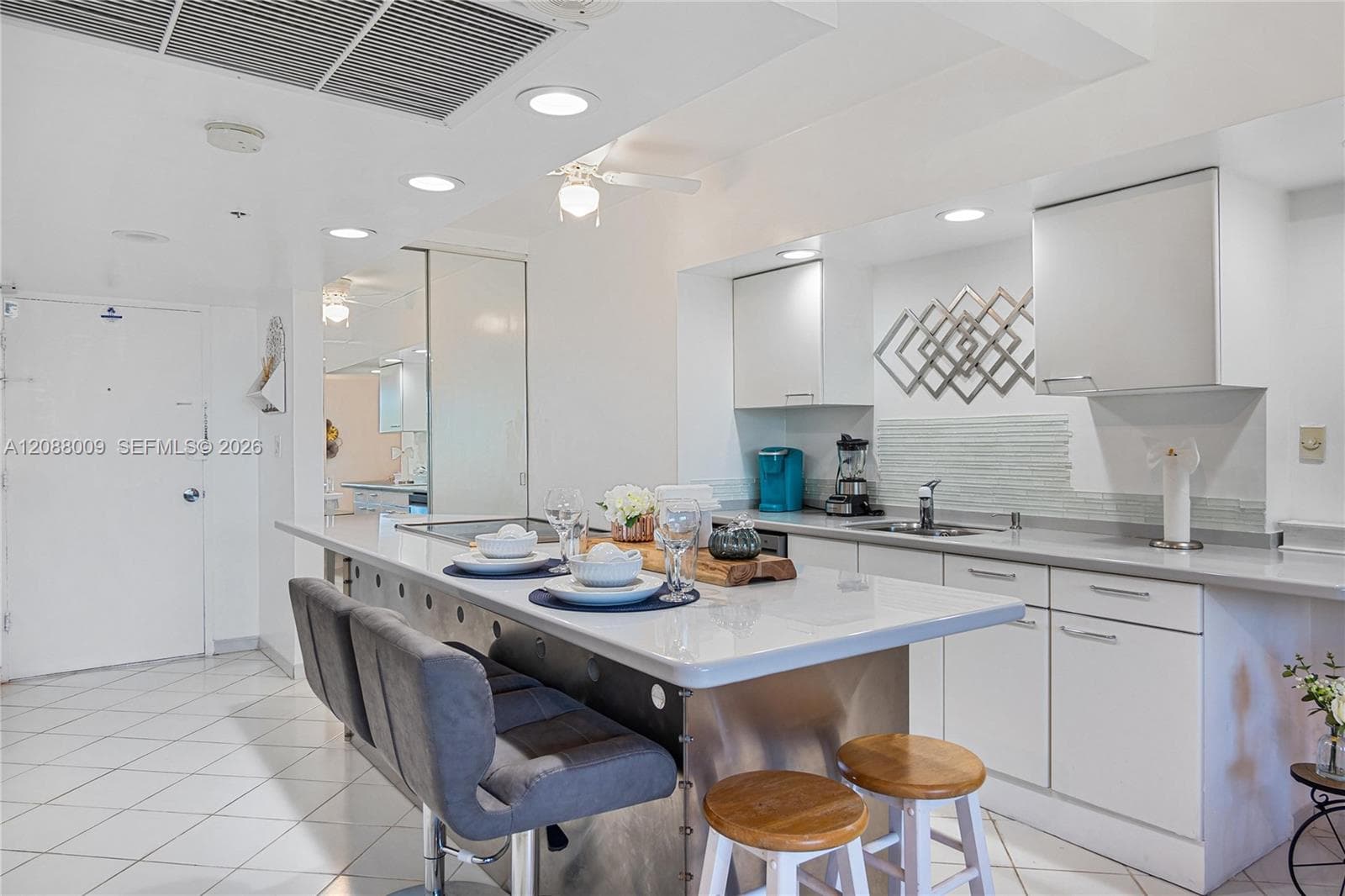 The Decoplage · #515 in Miami Beach - Photo 9